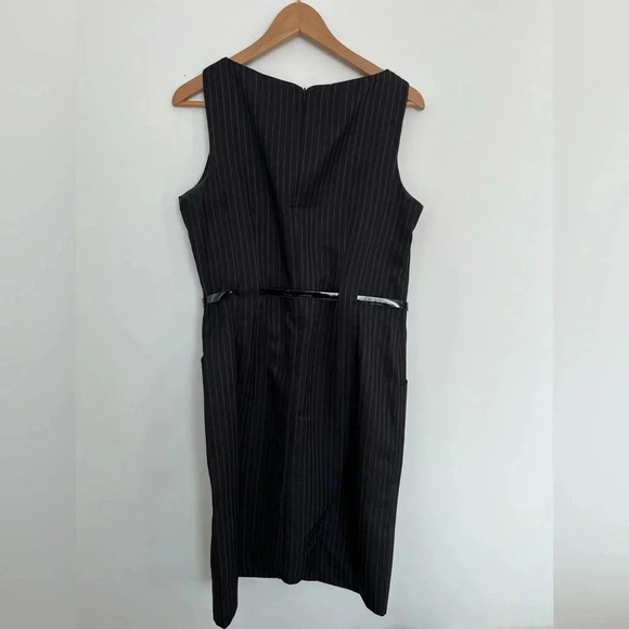 Shelby&  Palmer dress with pockets and adjustable belt size 12 - Picture 3 of 10